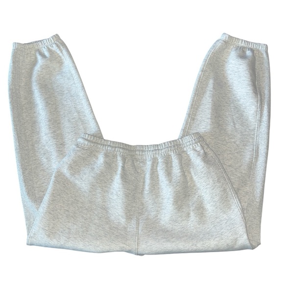 NWOT Abercrombie and Fitch YPB neoKNIT Sweatpants Small S Short Heather Grey - Picture 4 of 13